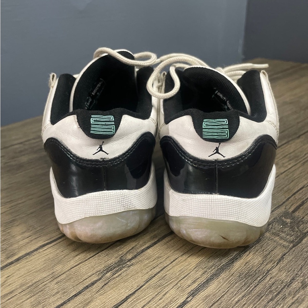 Jordan 11 lows - Picture 4 of 5